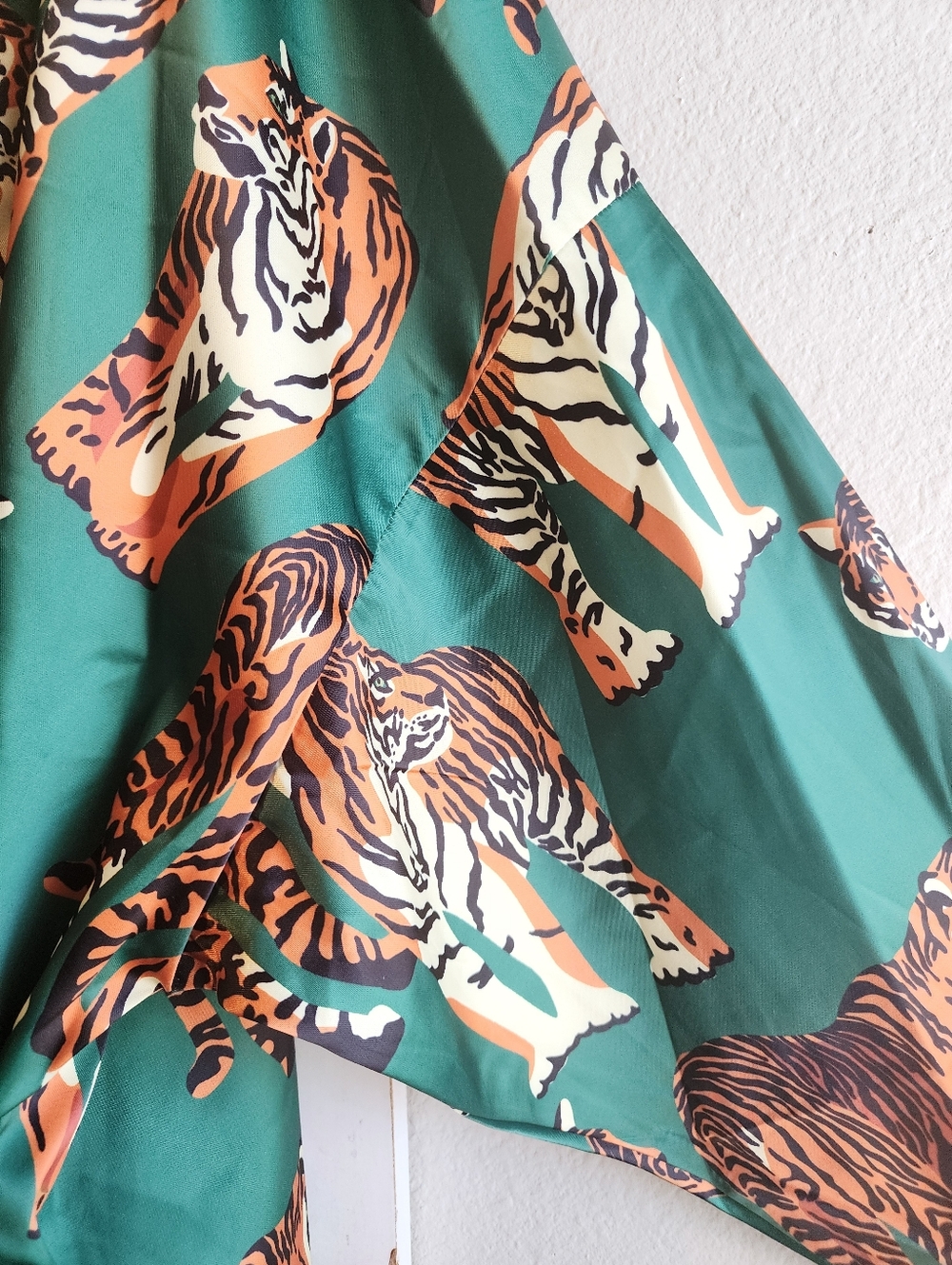 DRESS IN LALA TIGER PRINT ROYAL SATIN TOP IN EMERALD SIZE XXL NWOT - Picture 16 of 16